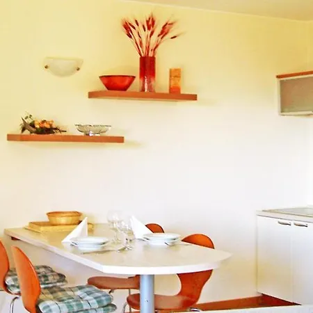 Paradiso - Sole Garten-ferienwohnung Mit Pool * Sueglio