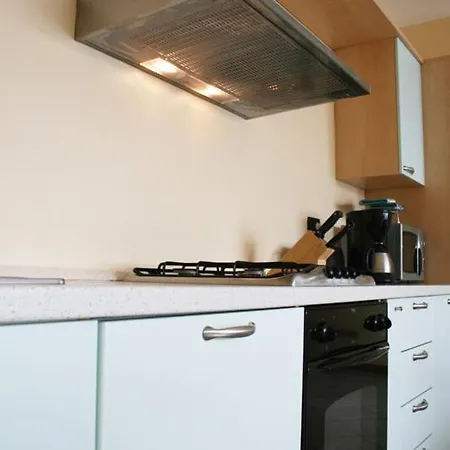 Paradiso - Sole Garten-ferienwohnung Mit Pool Apartamento *